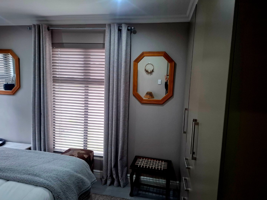 2 Bedroom Property for Sale in Hartenbos Central Western Cape